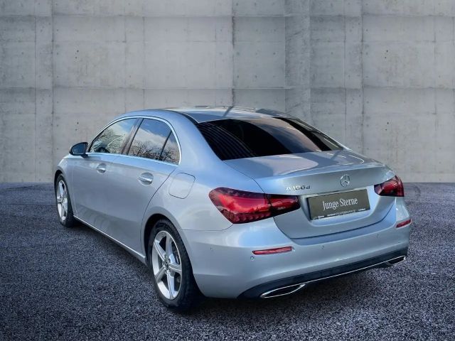 Mercedes-Benz A 180 A 180 d Progressive