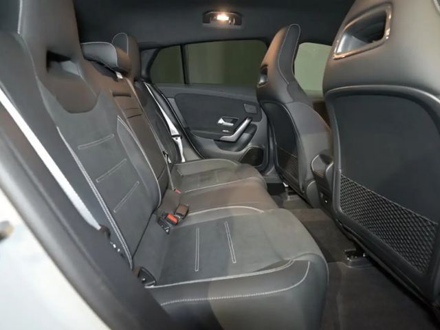 Mercedes-Benz CLA 180 AMG Line Shooting Brake