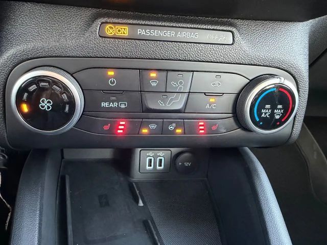 Ford Focus Cool & Connect Wagon