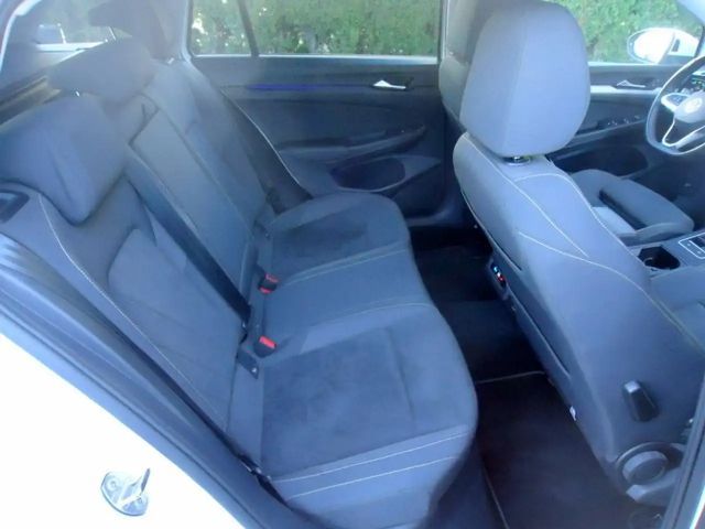 Volkswagen Golf Life Variant