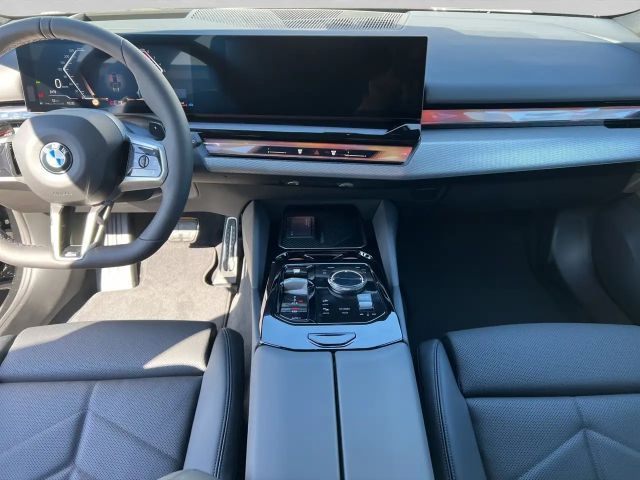 BMW 540 540d M-Sport Touring xDrive