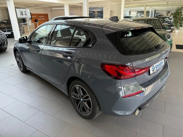 BMW 118 118i Sedan Sport Line