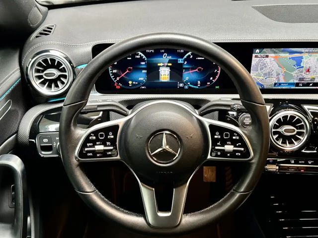 Mercedes-Benz CLA 200 Sedan
