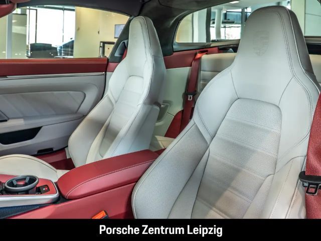 Porsche 992 4 Coupé GTS Targa