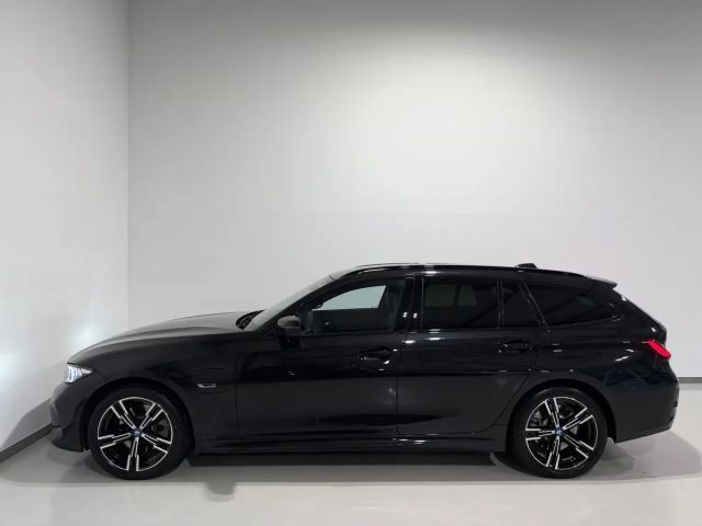 BMW 320 320e M-Sport xDrive