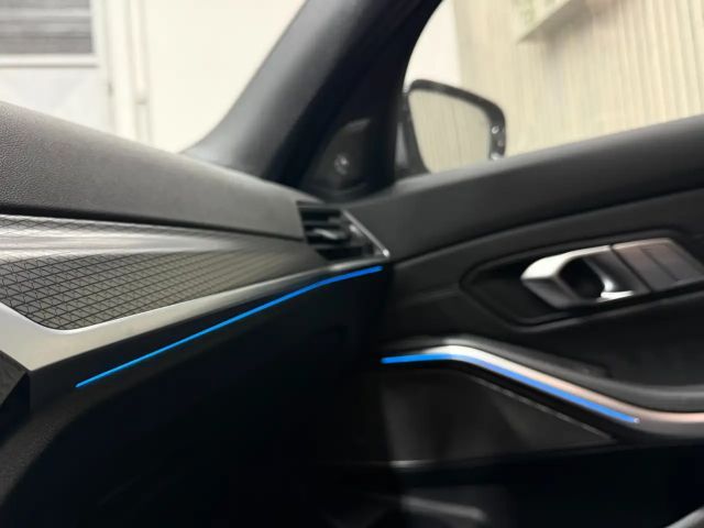 BMW 330 330e M-Sport xDrive