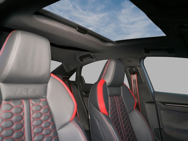 Audi RS3 Quattro S-Tronic Sedan