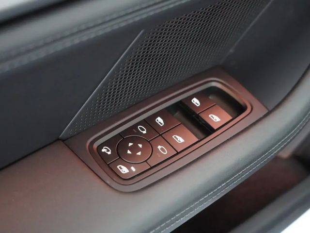 Porsche Taycan 4 Cross Turismo