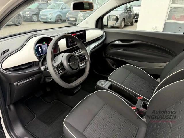 Fiat 500e +Klimaaut.+Keyless+Tempomat+Schildererkennung