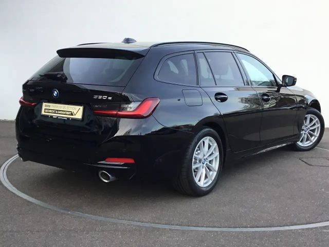 BMW 330 330e Touring xDrive