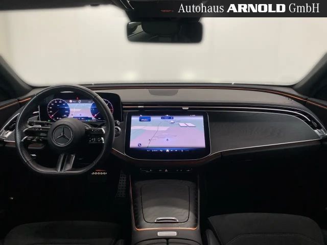 Mercedes-Benz E 220 AMG Line E 220 d Sedan