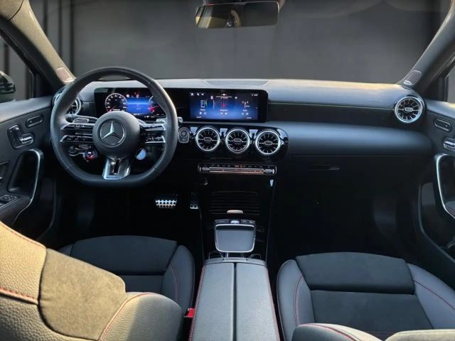 Mercedes-Benz A 35 AMG 4MATIC AMG Line