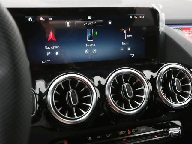 Mercedes-Benz GLA 180 AMG Line