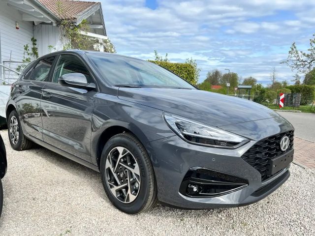 Hyundai i30 Advantage Hybrid T-GDi