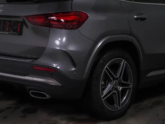 Mercedes-Benz GLA 200 AMG Line Premium