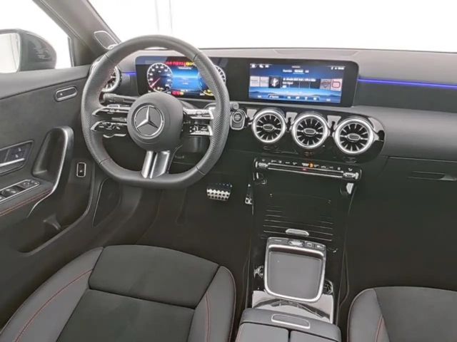 Mercedes-Benz A 250 A 250 e AMG Line