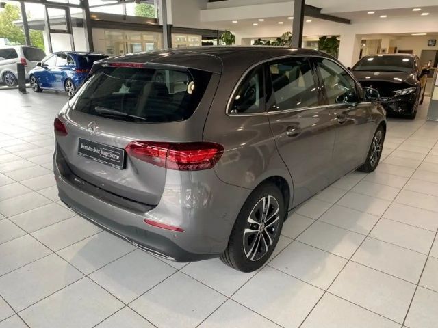 Mercedes-Benz B 180 Progressive