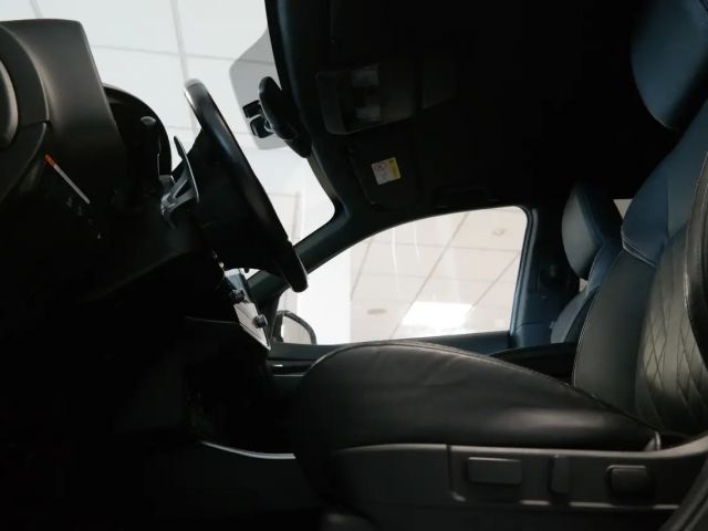 Mitsubishi Outlander +SHZ+STANDHEIZUNG+NAVI+LEDER+LENKRADHEIZ.+