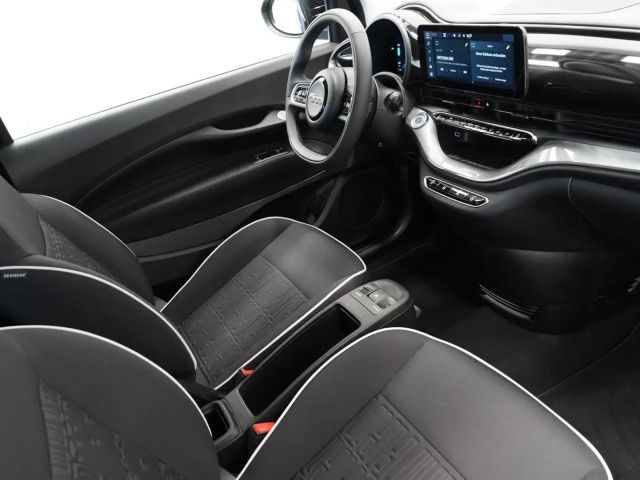 Fiat 500e 87KW/42kWh/DC-LADEN/CARPLAY/DAB/SOH