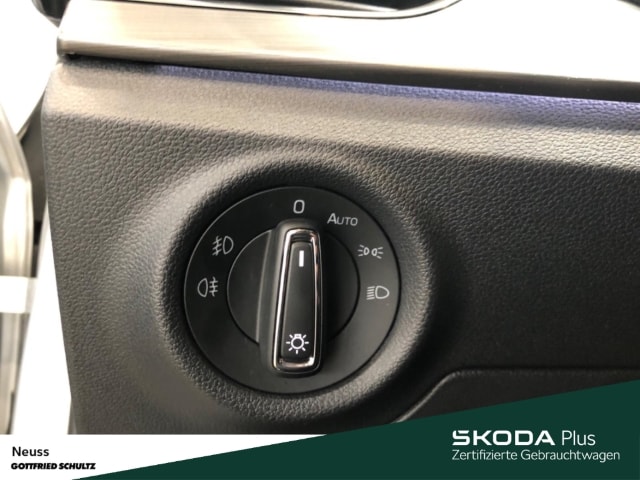 Skoda Kamiq KAMIQ SCOUTLINE TSI DSG AHK SITZHEIZUNG EINPARKHIL