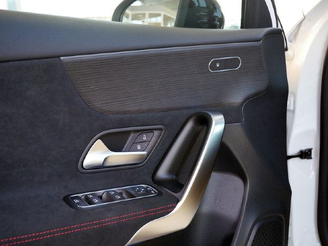 Mercedes-Benz A 200 A 200 d