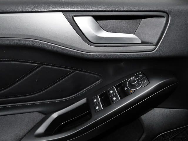 Ford Focus Cool & Connect