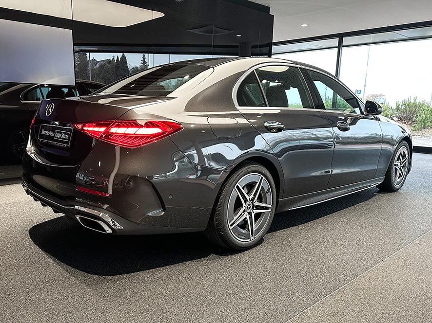 Mercedes-Benz C 200 AMG Line Sedan