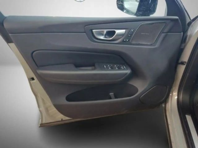 Volvo XC60 AWD Dark Plus