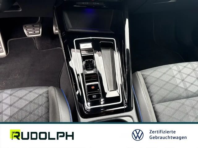 Volkswagen Golf 2.0 TDI DSG Golf VIII R-Line