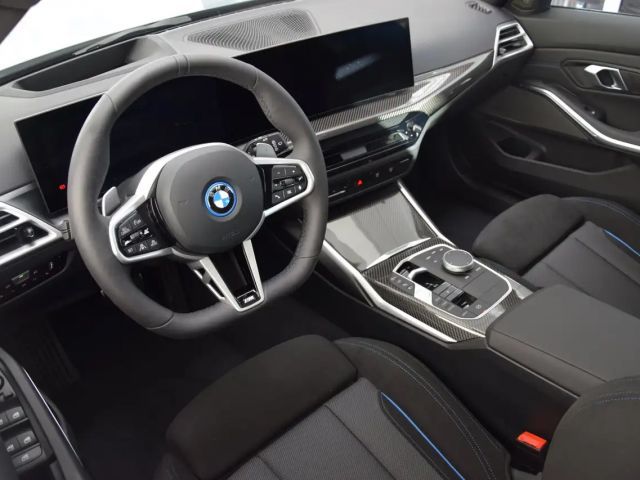 BMW 330 330e xDrive