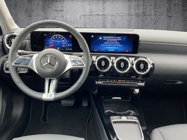 Mercedes-Benz A 200 A 200 d Progressive