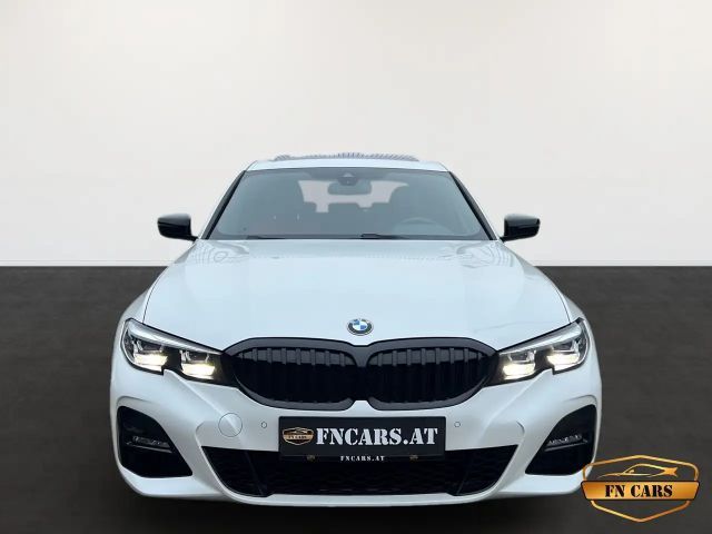 BMW 320 320i M-Sport Sedan