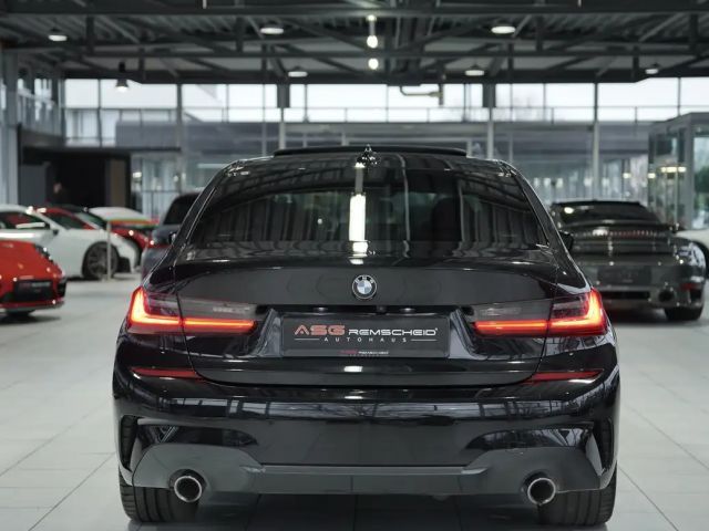 BMW 330 330d M-Sport Sedan