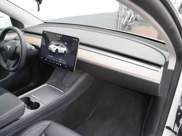 Tesla Model Y AWD Long Range