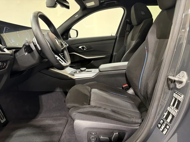 BMW 330 330d M-Sport Touring xDrive