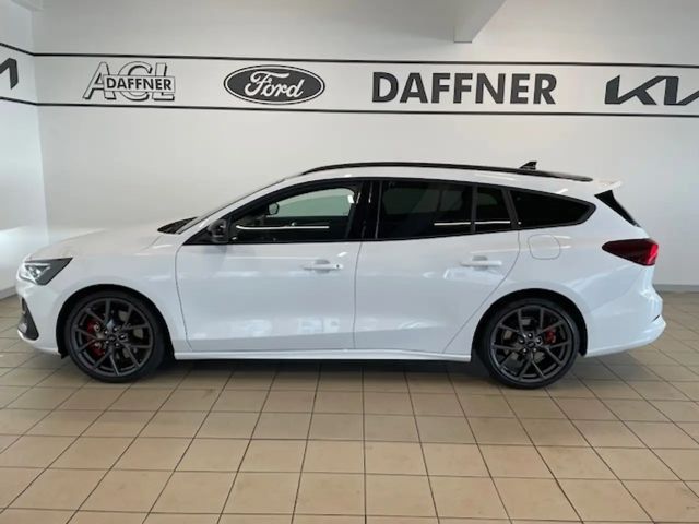 Ford Focus ST Line Wagon