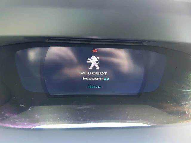 Peugeot E-2008 Allure Pack