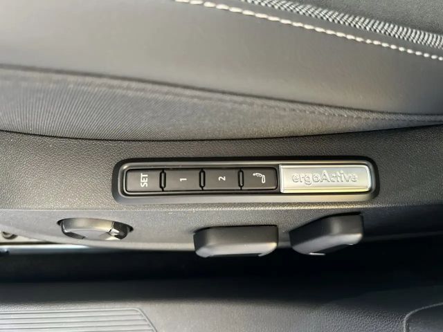 Volkswagen Golf DSG Life Variant