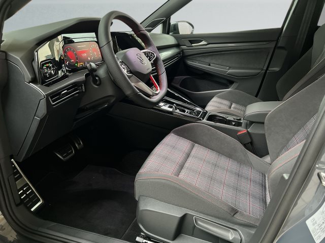 Volkswagen Golf 2.0 TSI DSG Golf VIII IQ.Drive