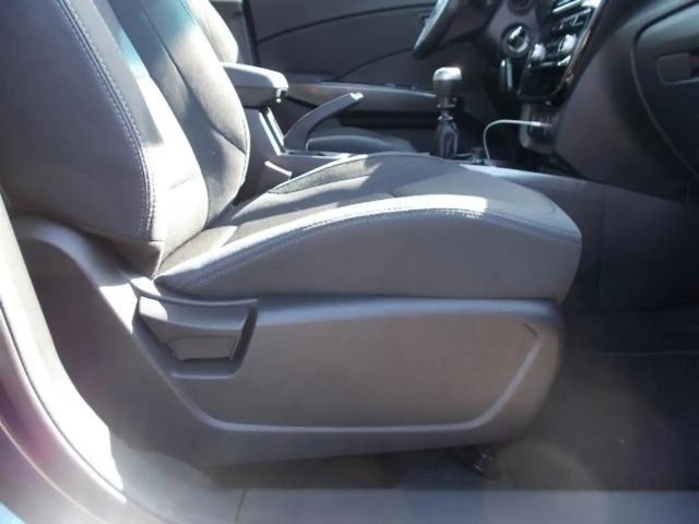 SsangYong Tivoli Amber 1.5T, Klima Kamera Tempomat PDC