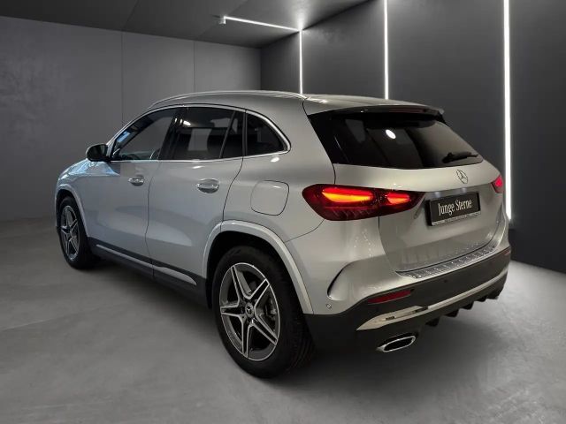 Mercedes-Benz GLA 200 AMG Line
