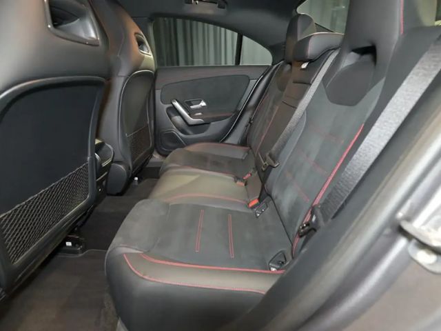 Mercedes-Benz CLA 200 Coupé