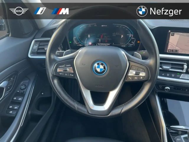 BMW 330 330e Sedan Sport Line