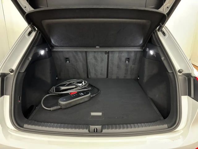 Audi Q4 e-tron Business Quattro