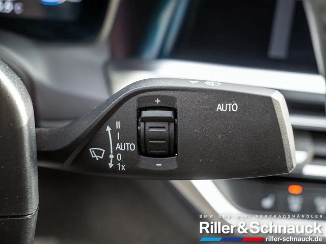 BMW 330 330d M-Sport Sedan