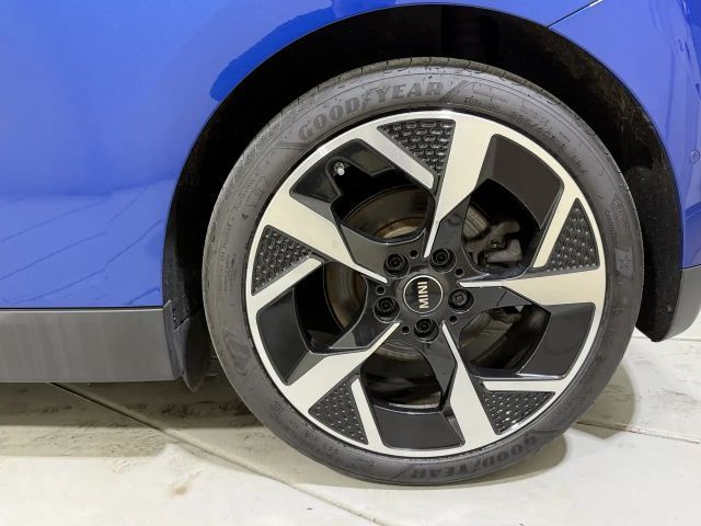 MINI Cooper E Favoured