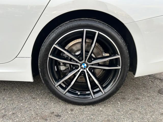 BMW 330 330d M-Sport Touring xDrive