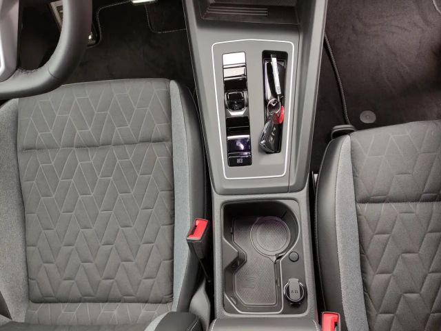 Volkswagen Golf 1.5 eTSI DSG