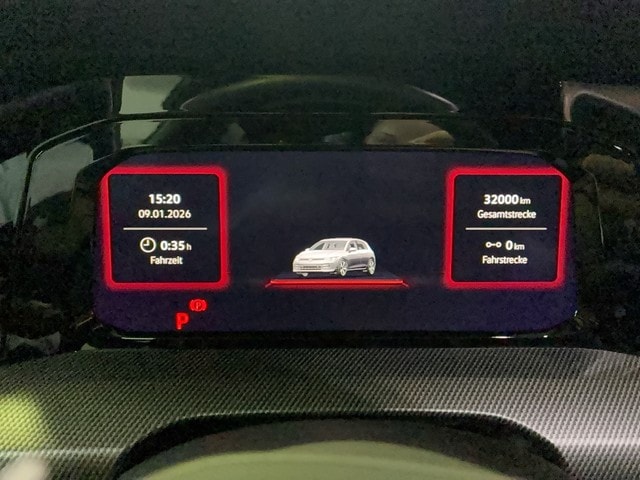 Volkswagen Golf 1.5 eTSI DSG Golf VIII R-Line