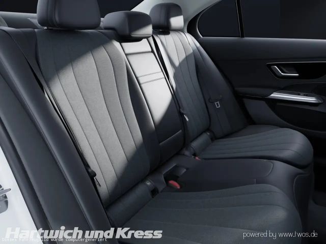 Mercedes-Benz E 200 AVANTGARDE Sedan